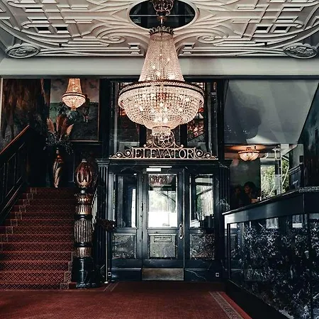 Boutique Royal ホテル *